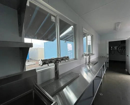 Containerbar ausgestattet mit 40 Fuß