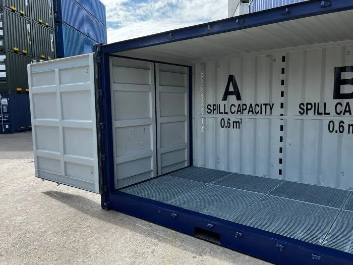 Sockel „OPEN SIDE 20“ mit Tropfschale und Auffangschale.