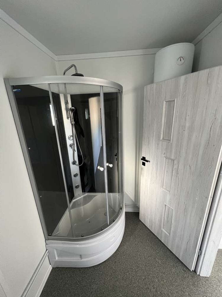 Containerbüro, Küche, Toilette und Dusche 6,00 x 2,43 m